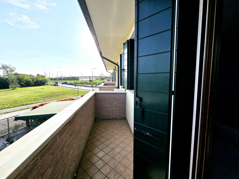 A Borgo Veneto, località Saletto, proponiamo in vendita splendida casa a schiera, comoda al centr...