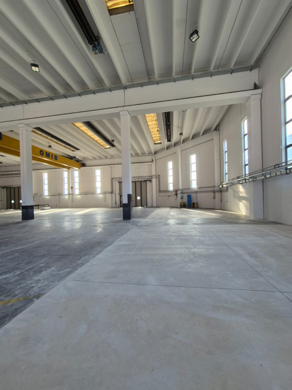 VELO D'ASTICO: CAPANNONE INDUSTRIALE DI 2000 IN AFFITTO - RIF. 8380 
AMPIA AREA DI MANOVRA - DUE ...