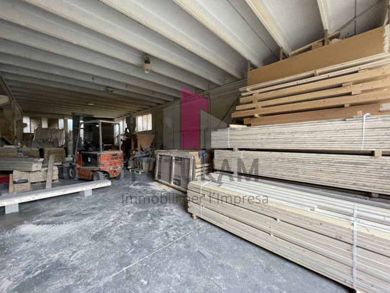 VALDAGNO  - 38FIL - PER INFO 0444/310220

Proponiamo capannone situato nel comune di Valdagno 

C...