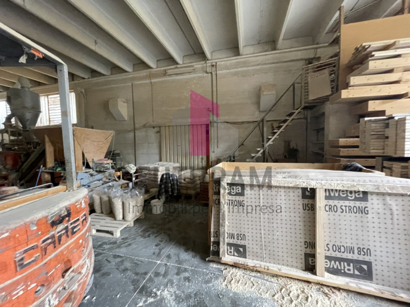 VALDAGNO  - 38FIL - PER INFO 0444/310220

Proponiamo capannone situato nel comune di Valdagno 

C...