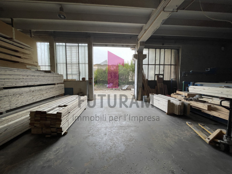 VALDAGNO  - 38FIL - PER INFO 0444/310220

Proponiamo capannone situato nel comune di Valdagno 

C...