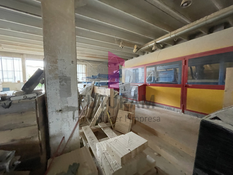 VALDAGNO  - 38FIL - PER INFO 0444/310220

Proponiamo capannone situato nel comune di Valdagno 

C...