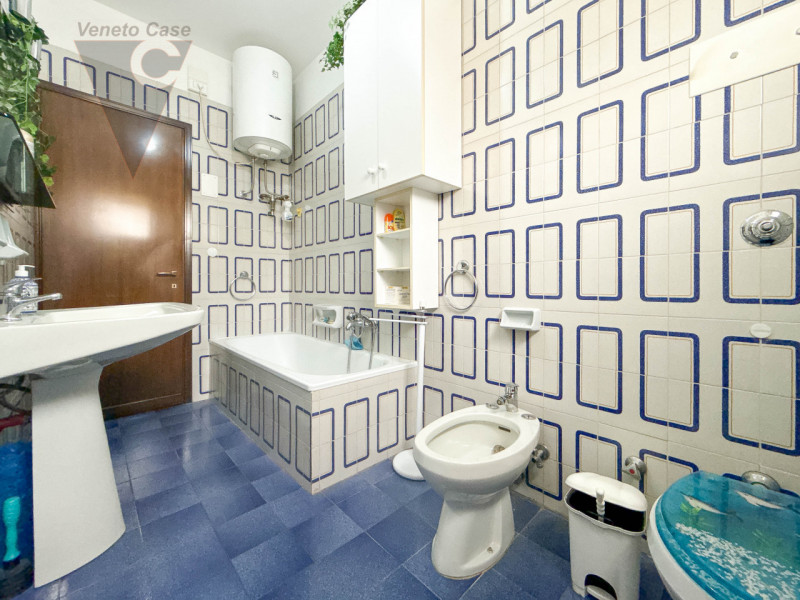 NOVENTA PADOVANA -  3 CAMERE PIANO INTERMEDIO
In zona residenziale tranquilla e servitissima di N...