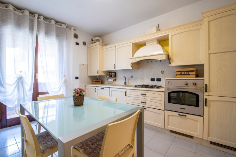 A San Biagio di Teolo proponiamo in vendita un accogliente e funzionale bicamere, ideale per chi ...