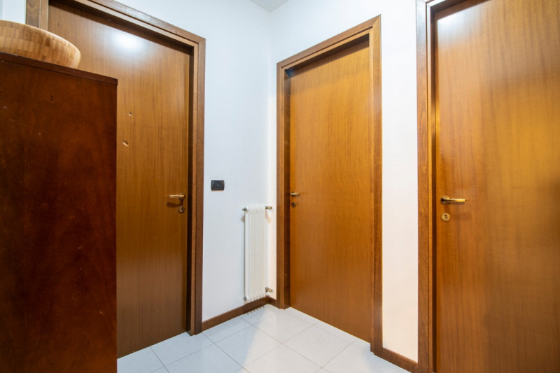 A San Biagio di Teolo proponiamo in vendita un accogliente e funzionale bicamere, ideale per chi ...