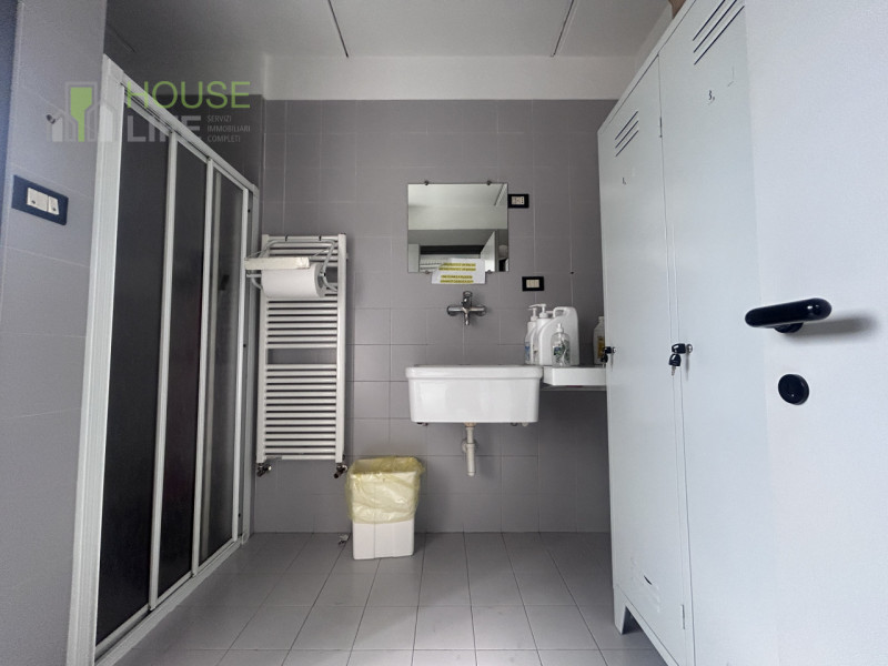 CARRE' - Z.I: CAPANNONE ARTIGIANALE - INDUSTRIALE di circa mq 800 circa H 6.00 mt sotto trave, co...