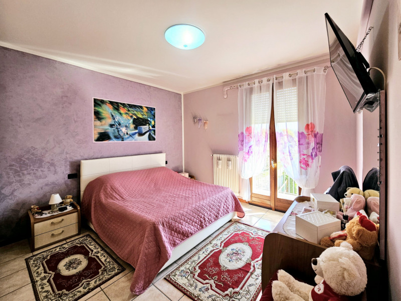 Proponiamo interessante investimento a Este!!! Appartamento bilocale locato al canone annuo di eu...