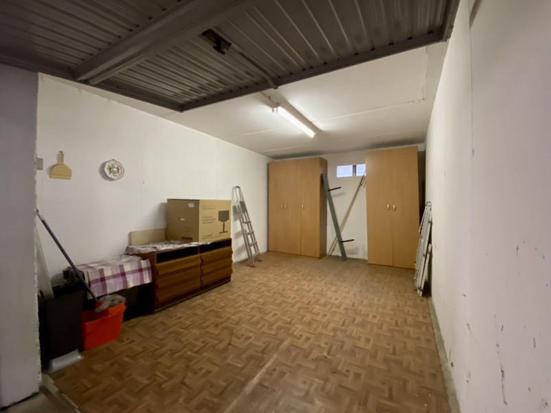 Nel cuore del quartiere Cattane, in un contesto condominiale ben curato e servito da ascensore, p...