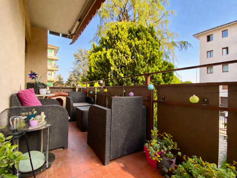 In una delle zone più richieste di Vicenza, nel quartiere Cattane, proponiamo in vendita un appar...