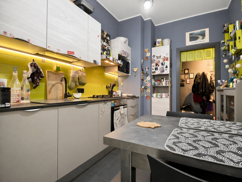 In una delle zone più richieste di Vicenza, nel quartiere Cattane, proponiamo in vendita un appar...