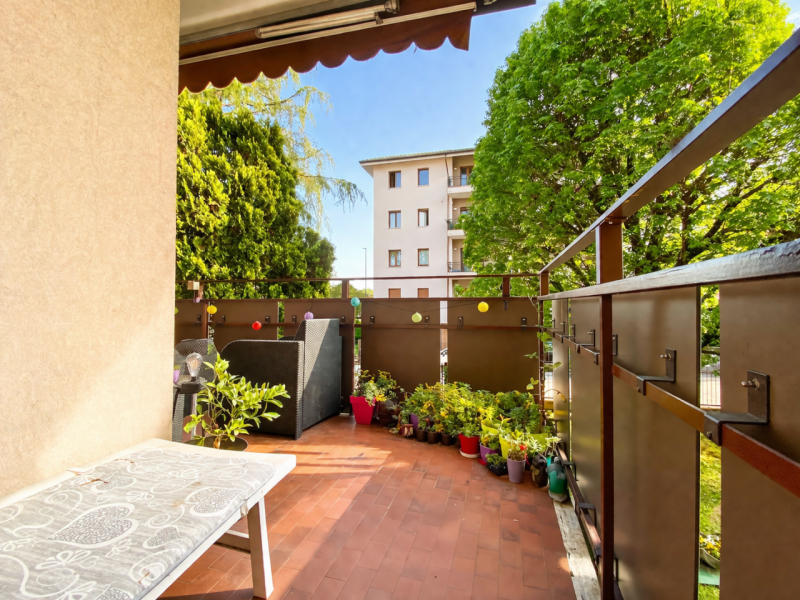 In una delle zone più richieste di Vicenza, nel quartiere Cattane, proponiamo in vendita un appar...