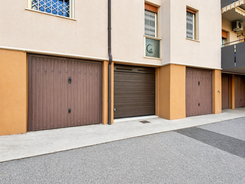 In una delle zone più richieste di Vicenza, nel quartiere Cattane, proponiamo in vendita un appar...