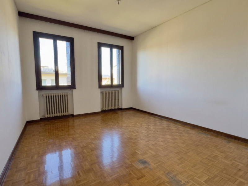 Nel cuore del quartiere residenziale di Caselle di Selvazzano, nella zona delle “Sante”, proponia...