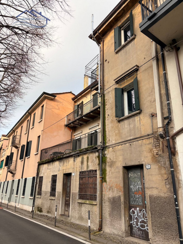 PADOVA - Centro Storico: Immobiliare Non Solo Case propone in esclusiva intera palazzina riedific...