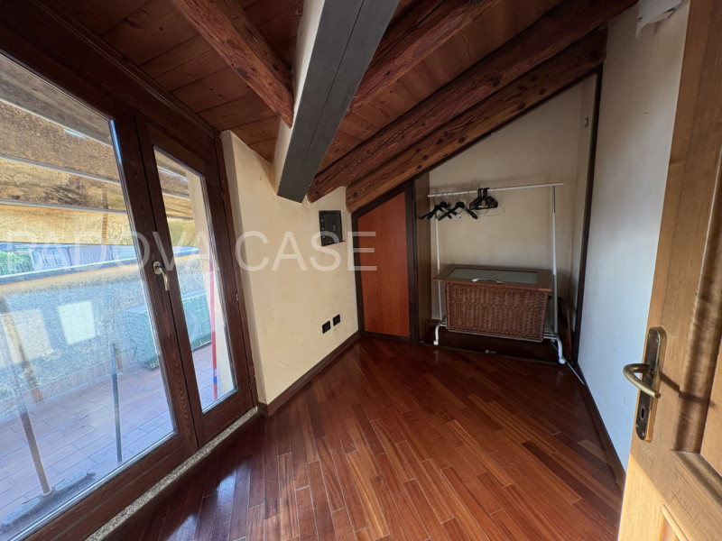 Attico su due livelli in zona Savonarola: vista, comfort e stile nel cuore di Padova

In una dell...