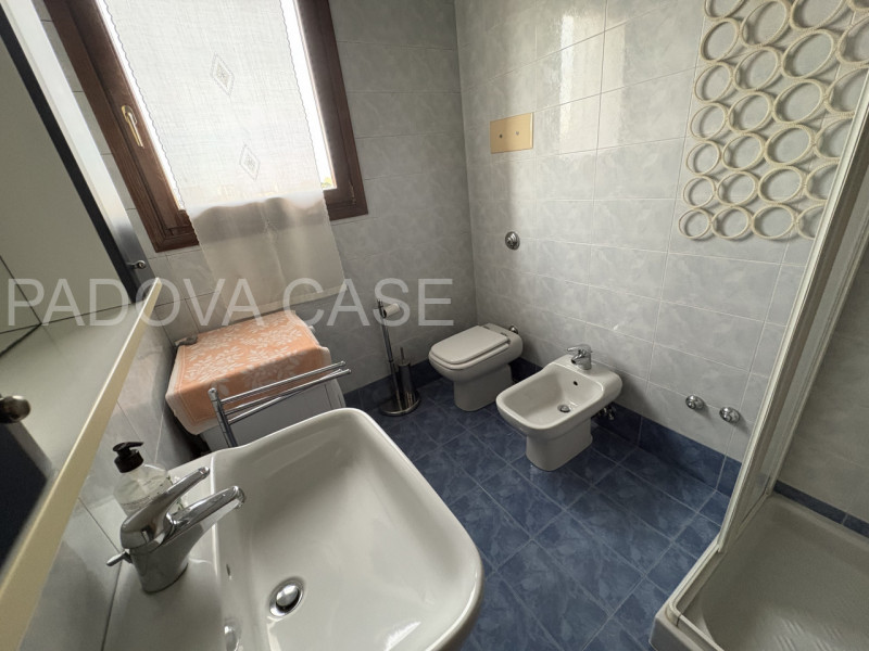 Attico su due livelli in zona Savonarola: vista, comfort e stile nel cuore di Padova

In una dell...