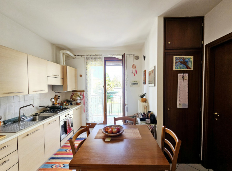 Proponiamo in vendita un interessante appartamento bilocale per investimento, situato a Este, in ...