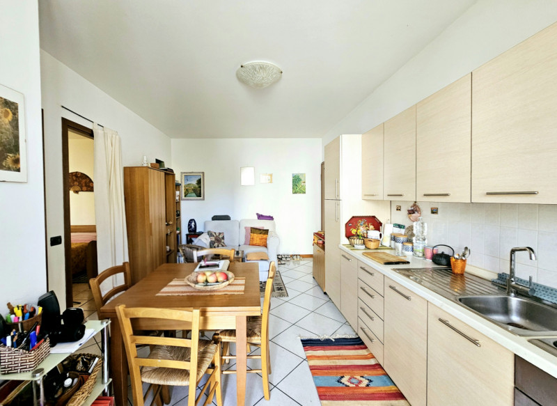 Proponiamo in vendita un interessante appartamento bilocale per investimento, situato a Este, in ...