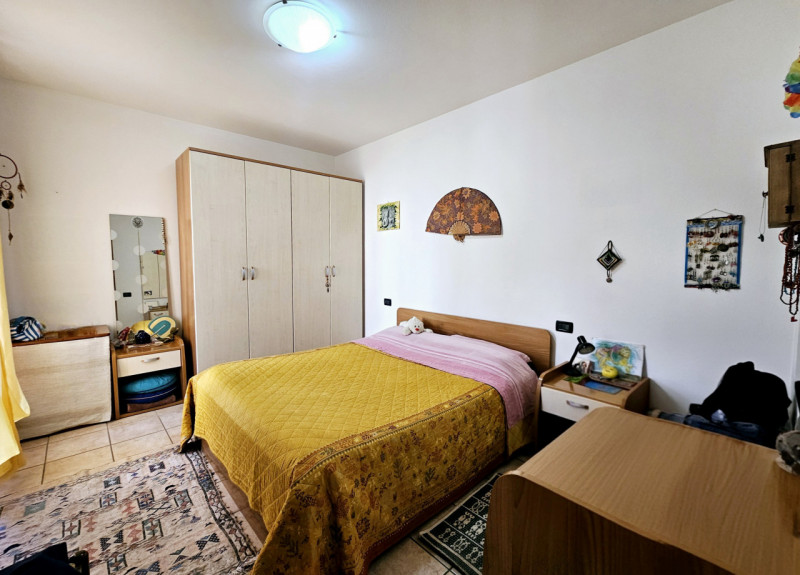 Proponiamo in vendita un interessante appartamento bilocale per investimento, situato a Este, in ...