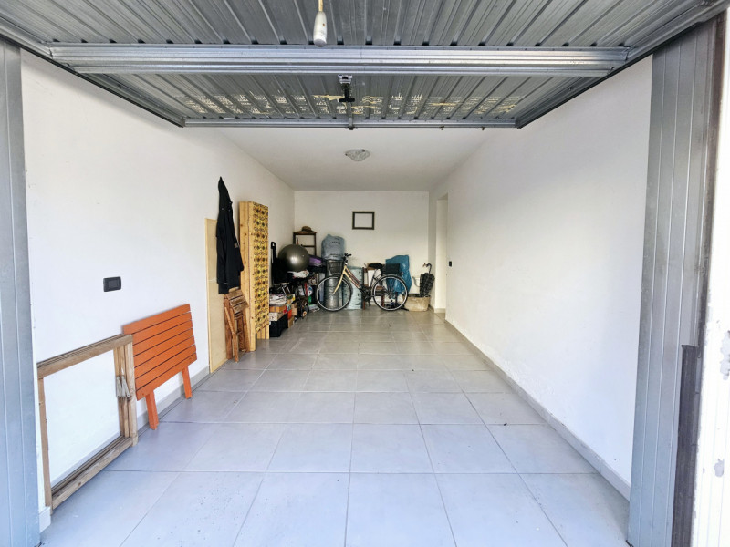 Proponiamo in vendita un interessante appartamento bilocale per investimento, situato a Este, in ...