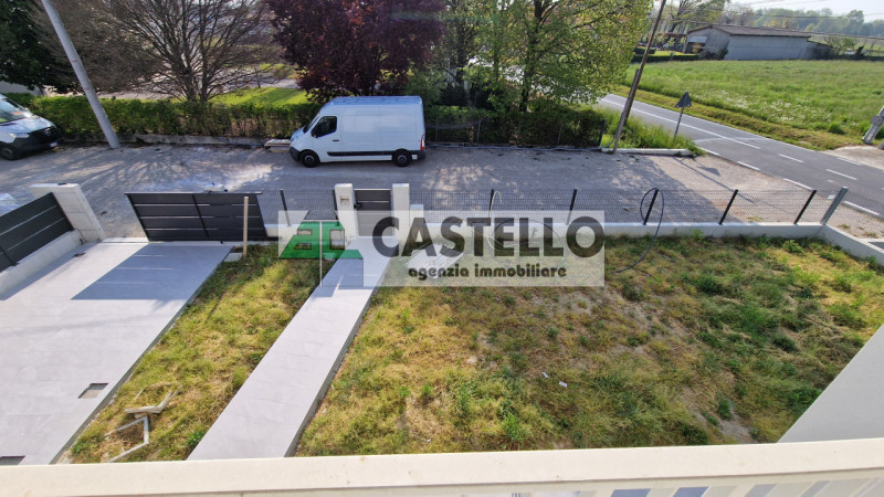 Santa Giustina in Colle a 1km dal centro paese in zona verde proponiamo interessanti porzioni di ...