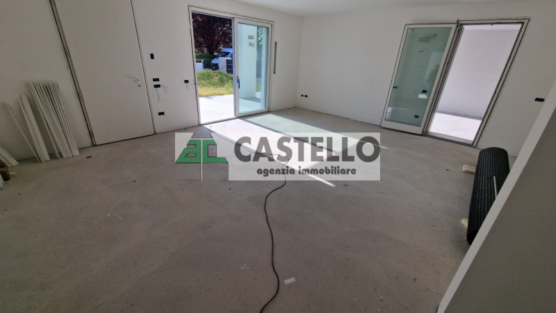 Santa Giustina in Colle a 1km dal centro paese in zona verde proponiamo interessanti porzioni di ...