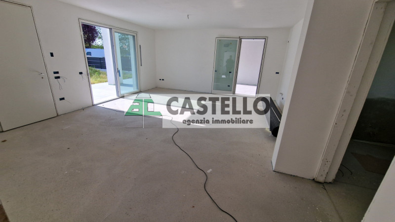 Santa Giustina in Colle a 1km dal centro paese in zona verde proponiamo interessanti porzioni di ...