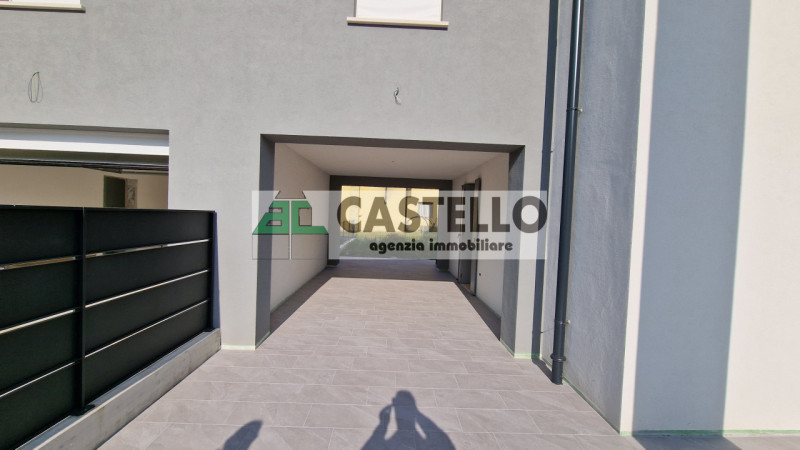 Santa Giustina in Colle a 1km dal centro paese in zona verde proponiamo interessanti porzioni di ...