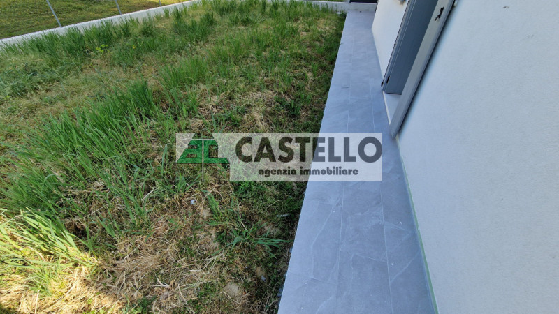 Santa Giustina in Colle a 1km dal centro paese in zona verde proponiamo interessanti porzioni di ...