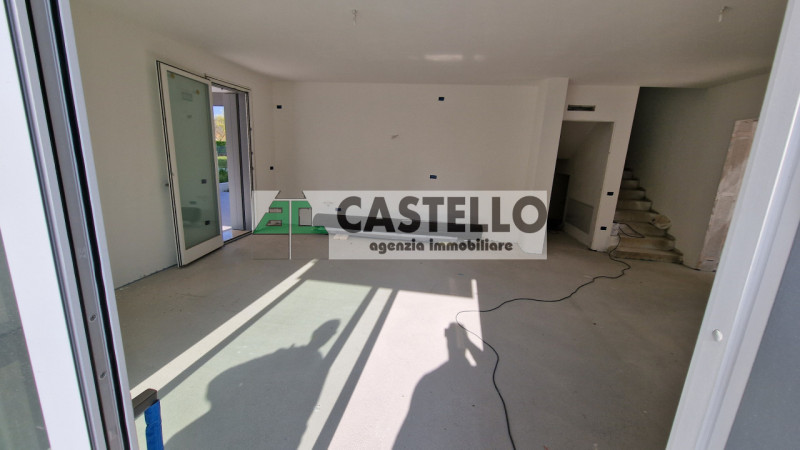 Santa Giustina in Colle a 1km dal centro paese in zona verde proponiamo interessanti porzioni di ...