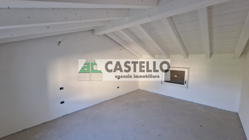 Santa Giustina in Colle a 1km dal centro paese in zona verde proponiamo interessanti porzioni di ...