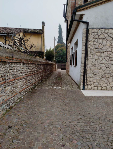 Rif. A.A.583-22

Vendita all'asta - abitazione in villini su 4 livelli in data 26 maggio 2026

De...