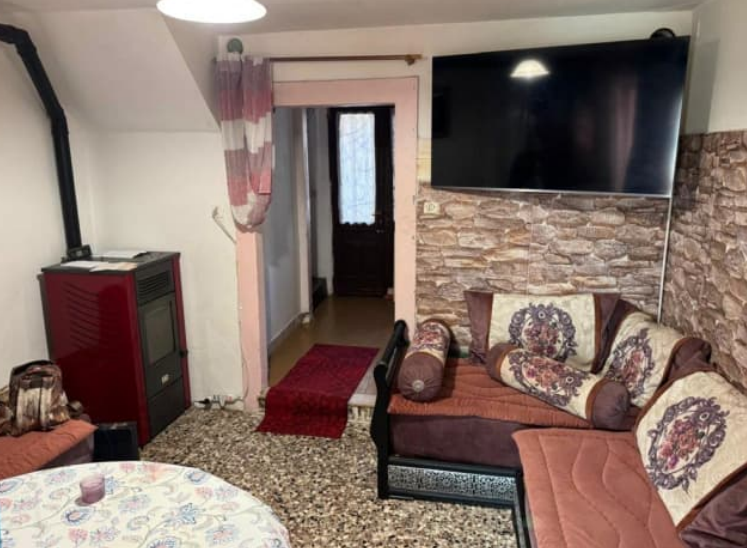 Rif. A.A.32-251

Vendita all'asta - abitazione in linea su 3 livelli in data 26 maggio 2026

Desc...