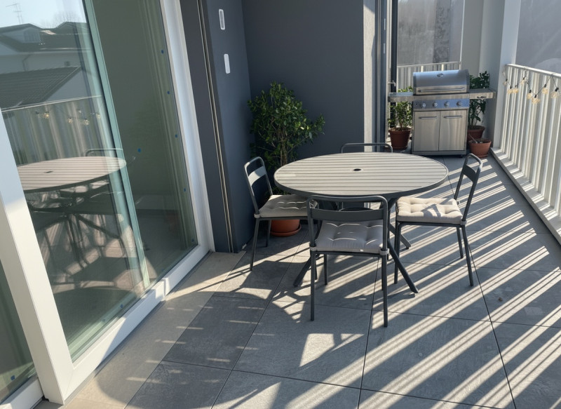 PADOVA - ZONA MADONNA PELLEGRINA

La soluzione disposta su un unico livello si sviluppa con:
- in...