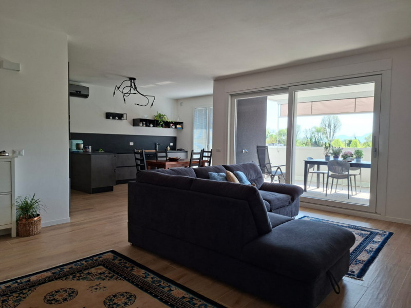 In una delle zone residenziali più belle di Rubano, proponiamo in vendita un luminoso appartament...