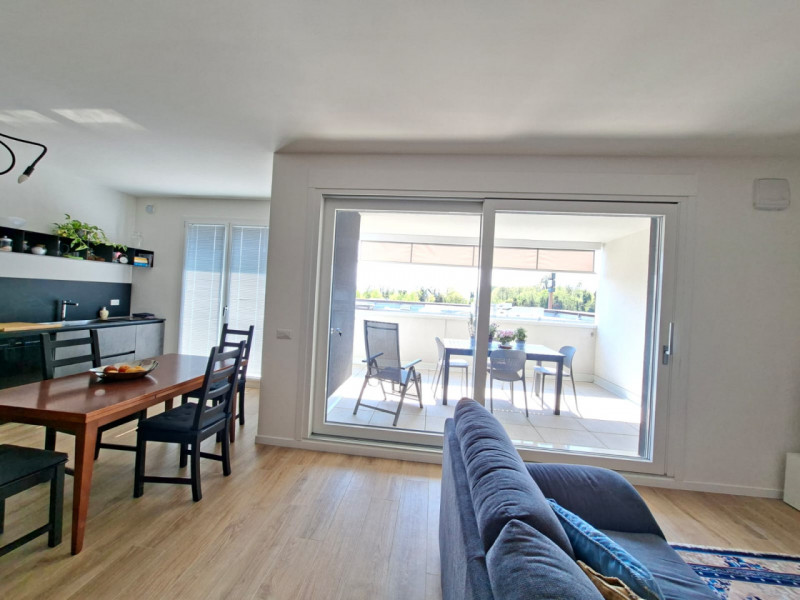 In una delle zone residenziali più belle di Rubano, proponiamo in vendita un luminoso appartament...