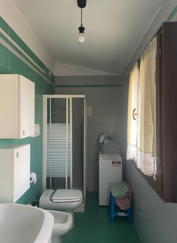 Grazioso trilocale in affitto nel cuore di Santa Bertilla, situato in una posizione strategica a ...