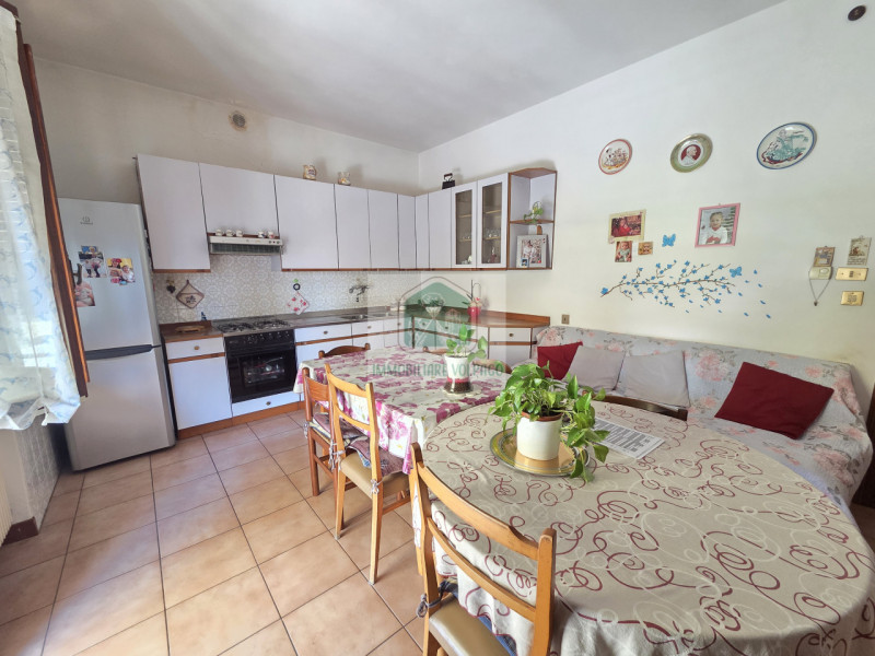 Ampia Casa Singola su Lotto di 1.150 mq – Soluzione Bi-familiare con Laboratorio

In zona tranqui...