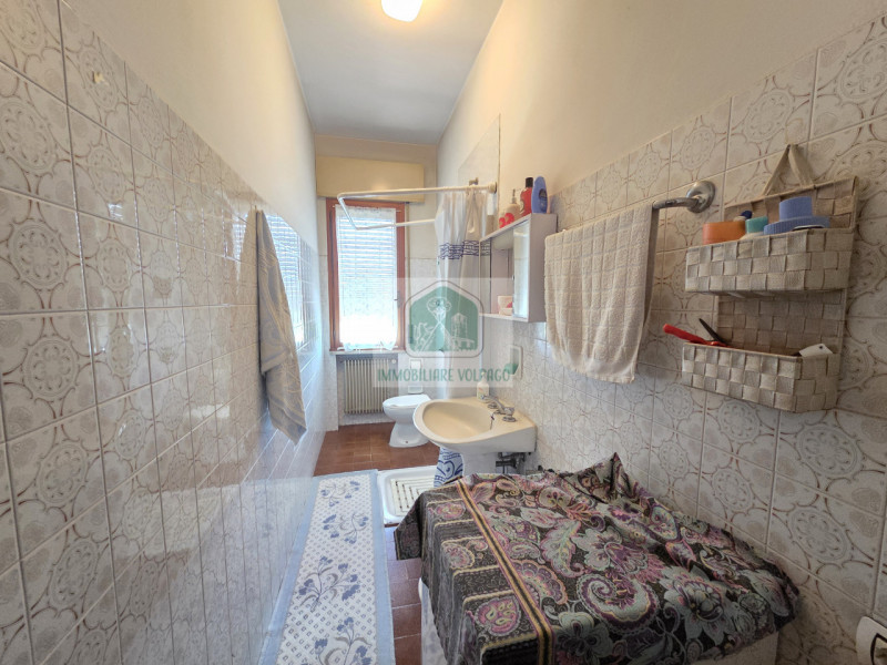 Ampia Casa Singola su Lotto di 1.150 mq – Soluzione Bi-familiare con Laboratorio

In zona tranqui...