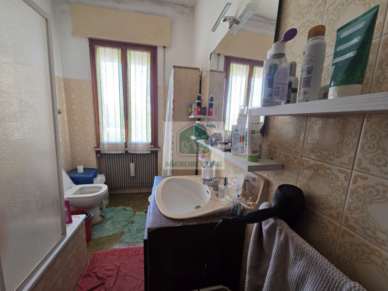 Ampia Casa Singola su Lotto di 1.150 mq – Soluzione Bi-familiare con Laboratorio

In zona tranqui...