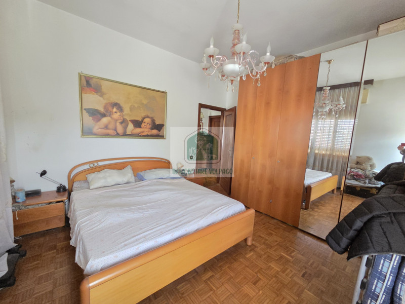 Ampia Casa Singola su Lotto di 1.150 mq – Soluzione Bi-familiare con Laboratorio

In zona tranqui...