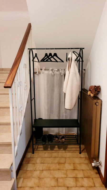 UNA CASA BIFAMILIARE E IL SUO SOGNO!

Dimenticati di essere nel 2026.
Dimenticati di tutti i prob...