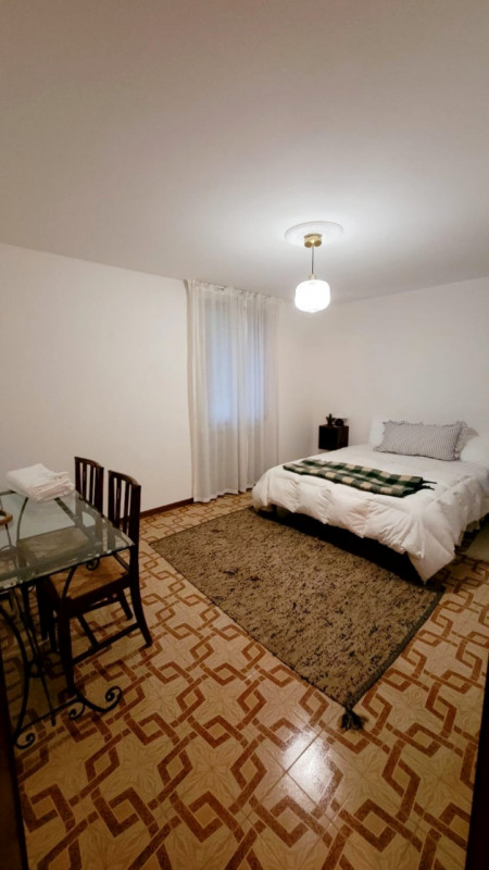 UNA CASA BIFAMILIARE E IL SUO SOGNO!

Dimenticati di essere nel 2026.
Dimenticati di tutti i prob...