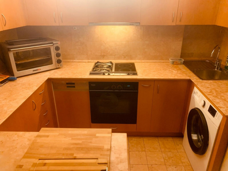 APPARTAMENTO ARREDATO IN PRESTIGIOSO PALAZZO STORICO CON ASCENSORE. EURO 800 MENSILI + 50 DI SPES...