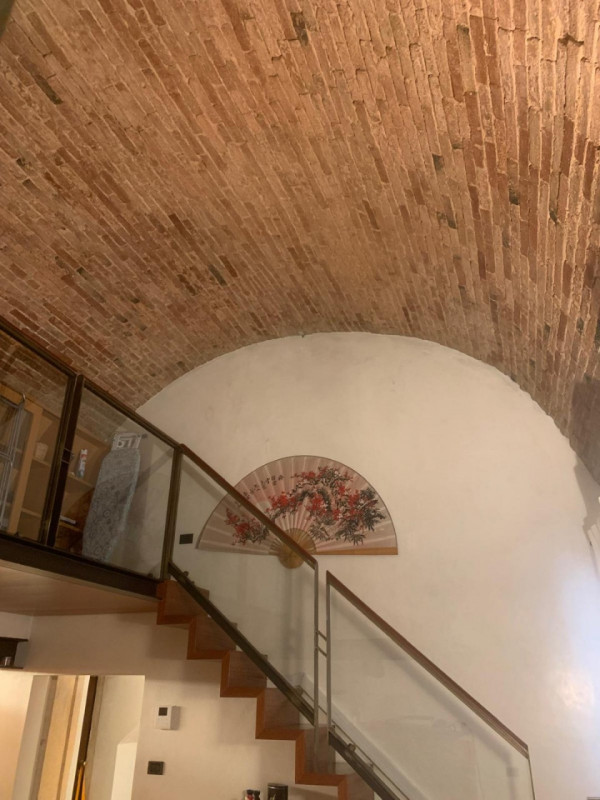 APPARTAMENTO ARREDATO IN PRESTIGIOSO PALAZZO STORICO CON ASCENSORE. EURO 800 MENSILI + 50 DI SPES...