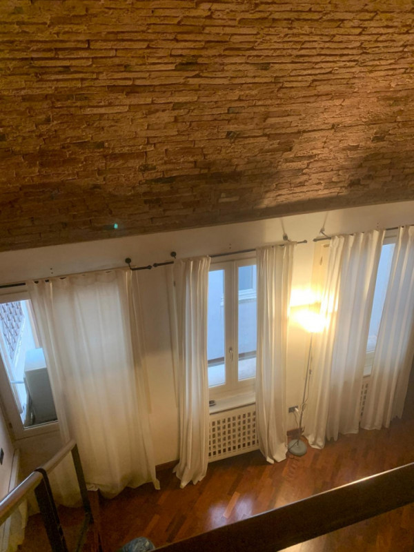 APPARTAMENTO ARREDATO IN PRESTIGIOSO PALAZZO STORICO CON ASCENSORE. EURO 800 MENSILI + 50 DI SPES...