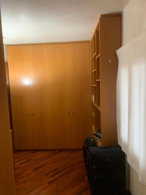 APPARTAMENTO ARREDATO IN PRESTIGIOSO PALAZZO STORICO CON ASCENSORE. EURO 800 MENSILI + 50 DI SPES...