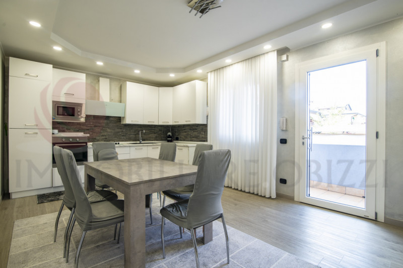 CASALSERUGO centro vendesi appartamento in zona residenziale completamente ristrutturato internam...