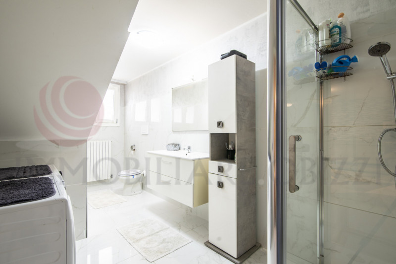 CASALSERUGO centro vendesi appartamento in zona residenziale completamente ristrutturato internam...