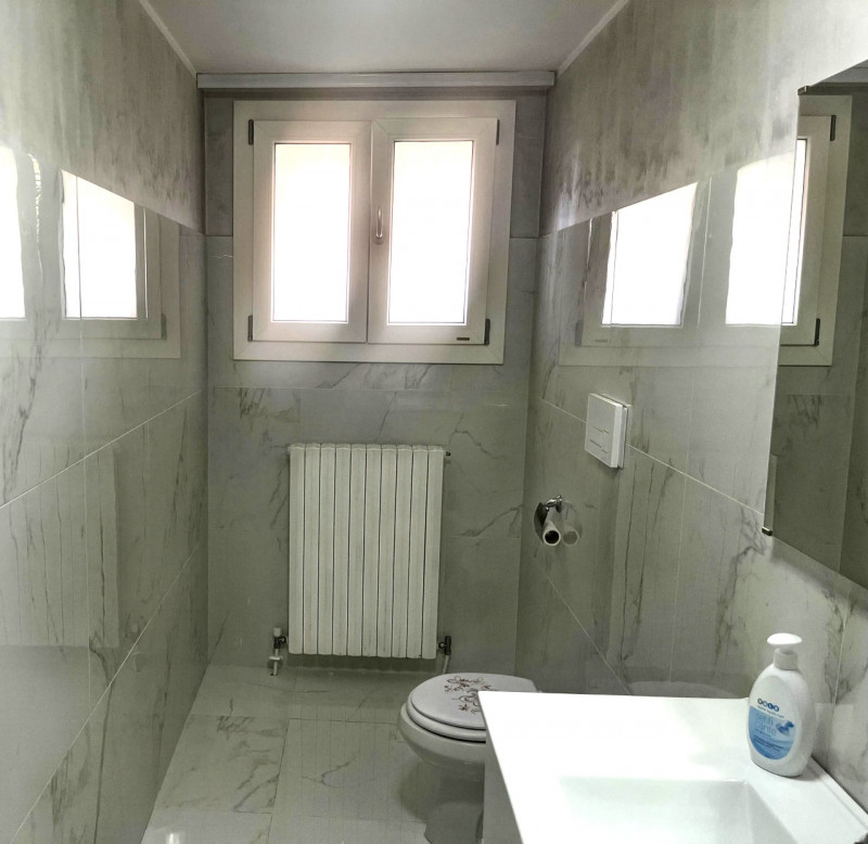 CASALSERUGO centro vendesi appartamento in zona residenziale completamente ristrutturato internam...